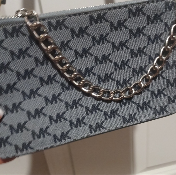 Michael Kors belt bag - Picture 2 of 6